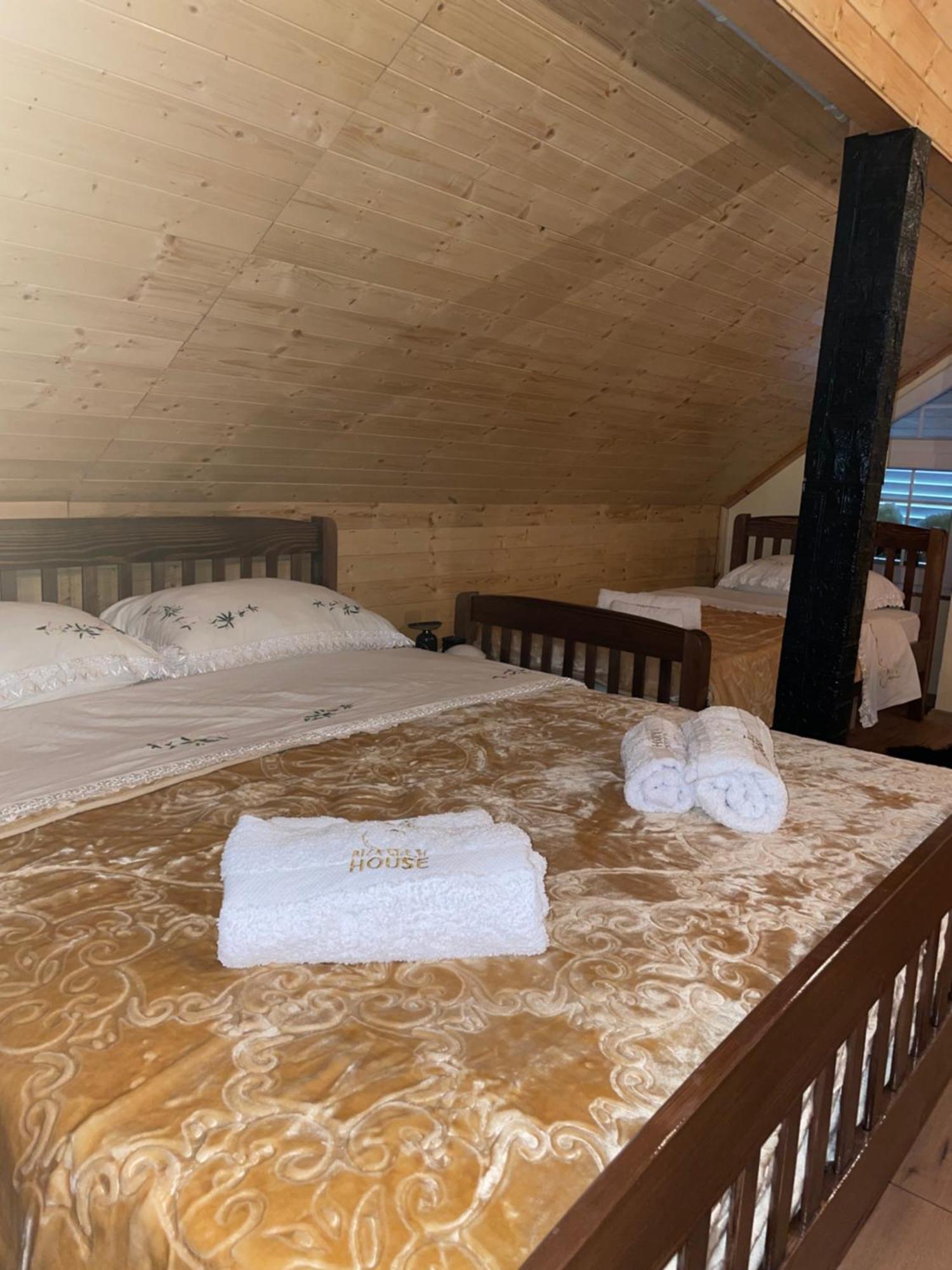 Riza Guest House Puke Zewnętrze zdjęcie